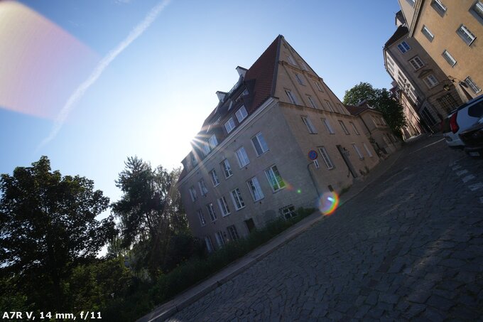 Samyang AF 14-24 mm f/2.8 FE - Odblaski