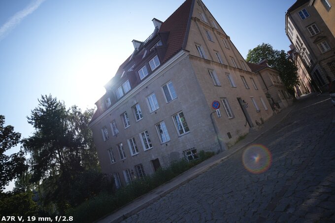 Samyang AF 14-24 mm f/2.8 FE - Odblaski