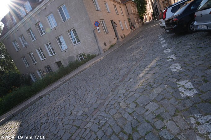 Samyang AF 14-24 mm f/2.8 FE - Odblaski