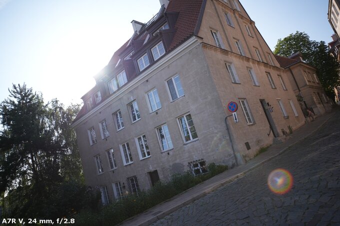 Samyang AF 14-24 mm f/2.8 FE - Odblaski