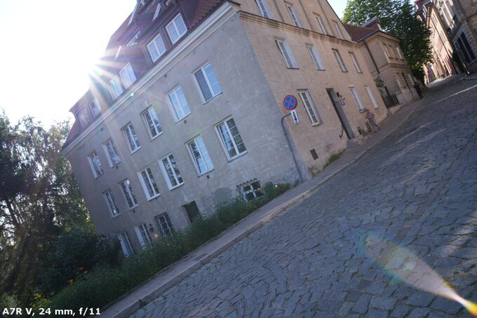 Samyang AF 14-24 mm f/2.8 FE - Odblaski