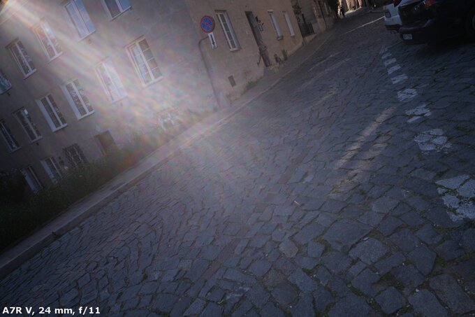 Samyang AF 14-24 mm f/2.8 FE - Odblaski