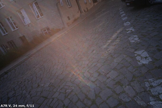 Samyang AF 14-24 mm f/2.8 FE - Odblaski