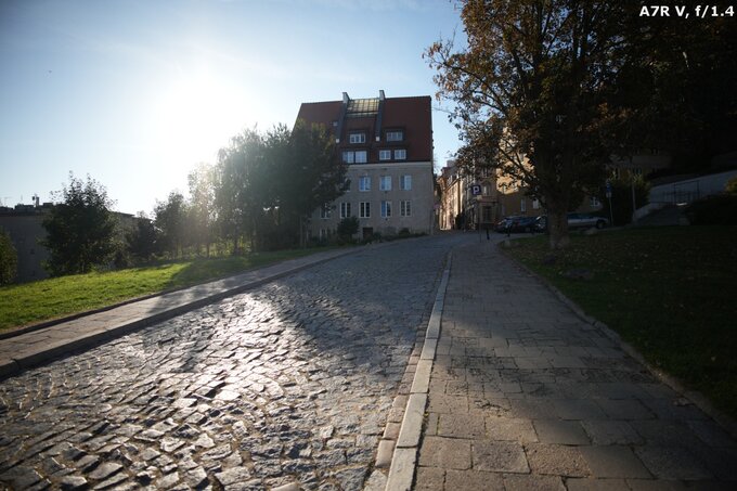 Sigma C 12 mm f/1.4 DC - Odblaski