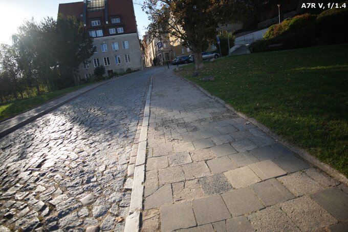 Sigma C 12 mm f/1.4 DC - Odblaski