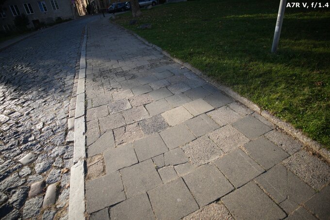 Sigma C 12 mm f/1.4 DC - Odblaski