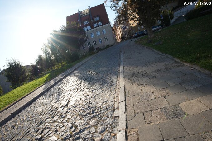 Sigma C 12 mm f/1.4 DC - Odblaski