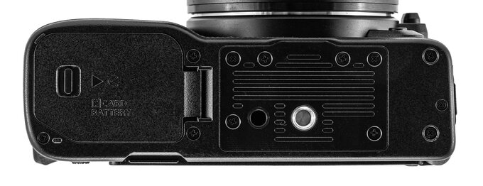 Nikon ZR - test trybu filmowego - Budowa i ergonomia