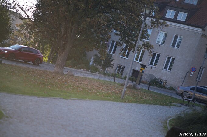 Samyang AF 85 mm f/1.8 P FE - Odblaski