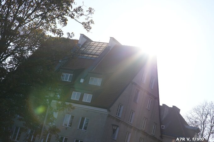 Samyang AF 85 mm f/1.8 P FE - Odblaski