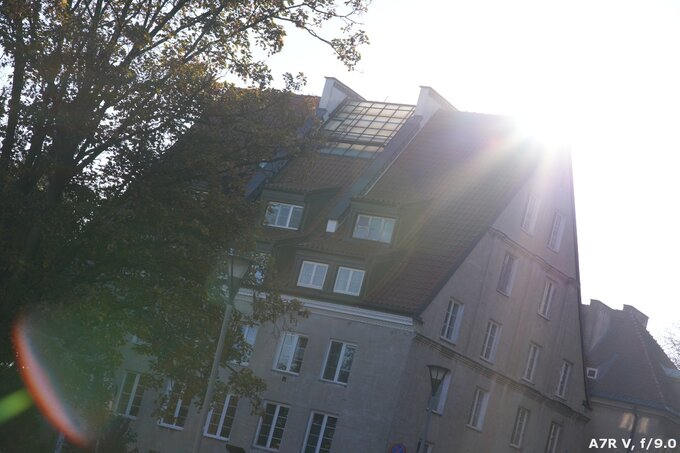 Samyang AF 85 mm f/1.8 P FE - Odblaski