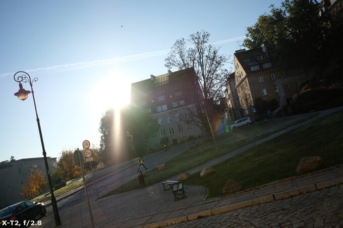 Fujifilm Fujinon XF 23 mm f/2.8 R WR - Odblaski