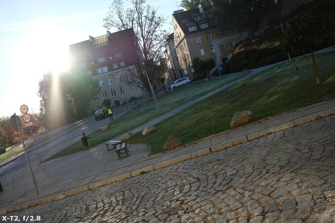 Fujifilm Fujinon XF 23 mm f/2.8 R WR - Odblaski