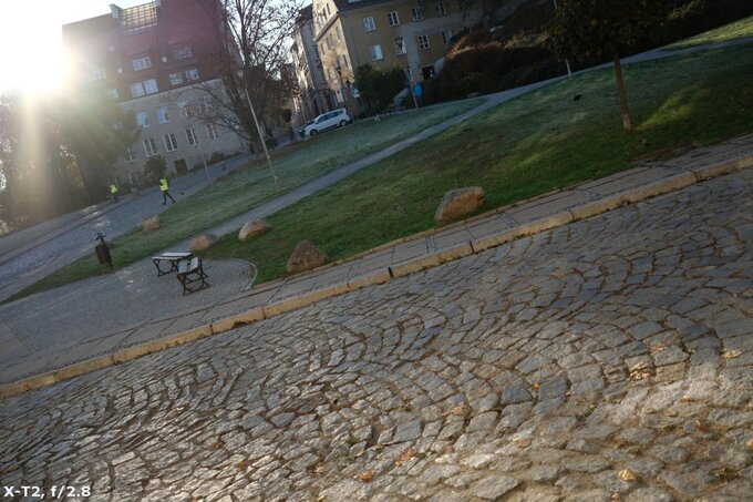 Fujifilm Fujinon XF 23 mm f/2.8 R WR - Odblaski