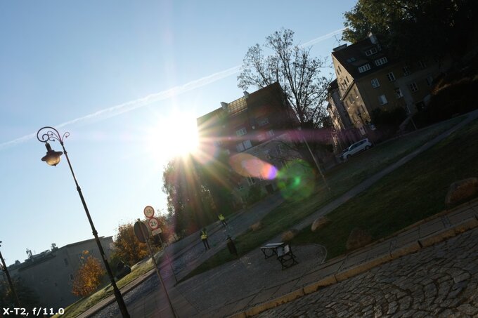 Fujifilm Fujinon XF 23 mm f/2.8 R WR - Odblaski