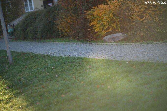 Viltrox AF 85 mm f/2 EVO - Odblaski