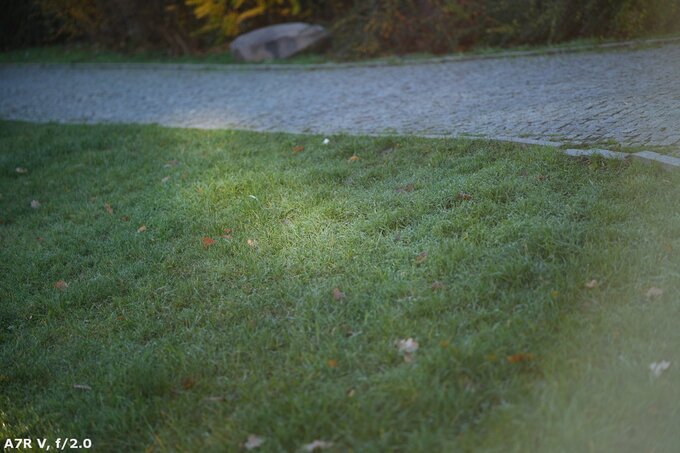 Viltrox AF 85 mm f/2 EVO - Odblaski