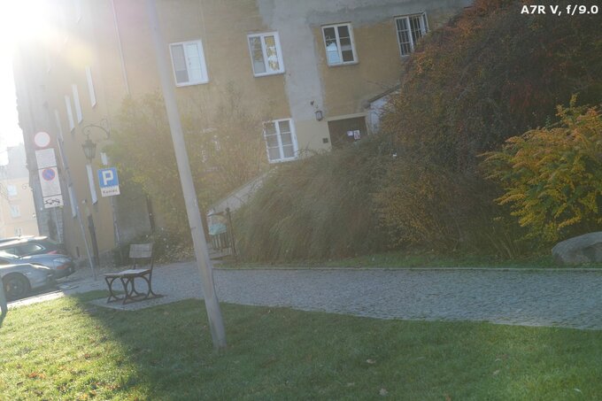 Viltrox AF 85 mm f/2 EVO - Odblaski