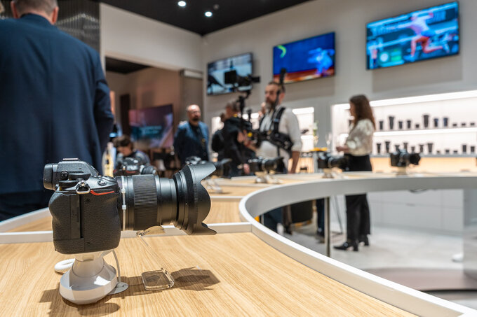 Otwarcie salonu Nikon Plaza w Warszawie - Otwarcie salonu Nikon Plaza w Warszawie