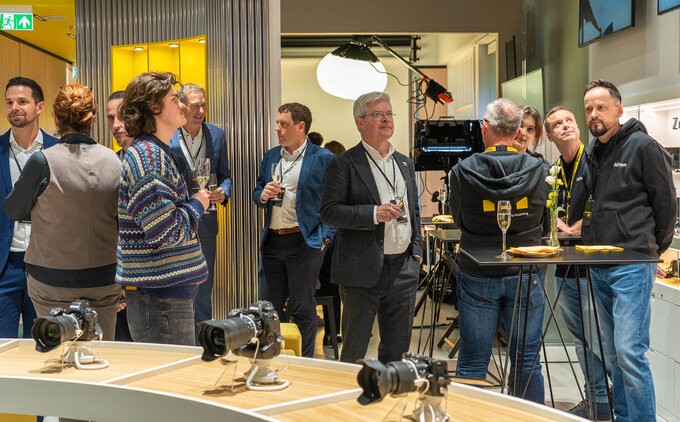 Otwarcie salonu Nikon Plaza w Warszawie - Otwarcie salonu Nikon Plaza w Warszawie