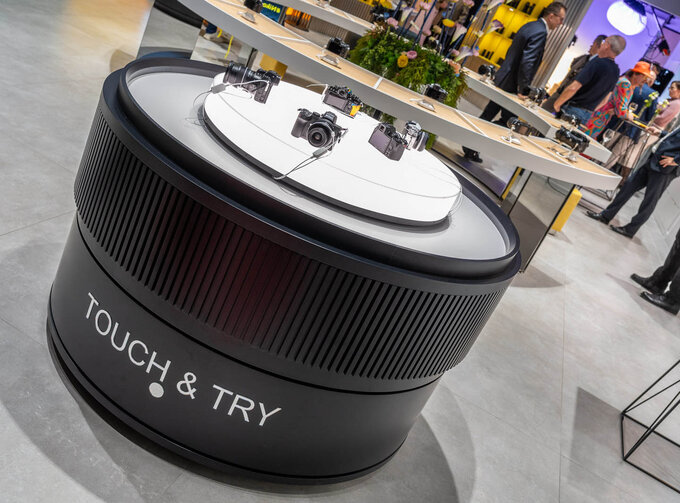 Otwarcie salonu Nikon Plaza w Warszawie - Otwarcie salonu Nikon Plaza w Warszawie