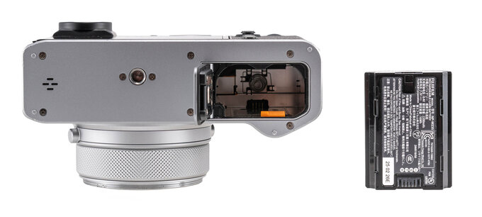 Fujifilm GFX100RF - test trybu filmowego - Budowa i ergonomia Fujifilm GFX100RF - test trybu filmowego - Budowa i ergonomia