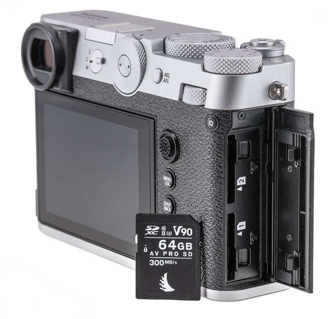 Fujifilm GFX100RF - test trybu filmowego - Budowa i ergonomia Fujifilm GFX100RF - test trybu filmowego - Budowa i ergonomia