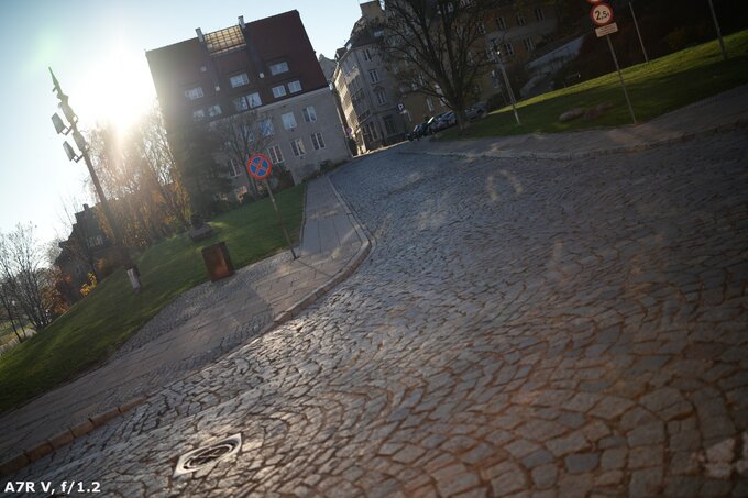 Viltrox AF 35 mm f/1.2 LAB - Odblaski