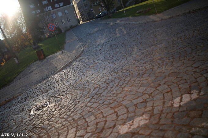 Viltrox AF 35 mm f/1.2 LAB - Odblaski