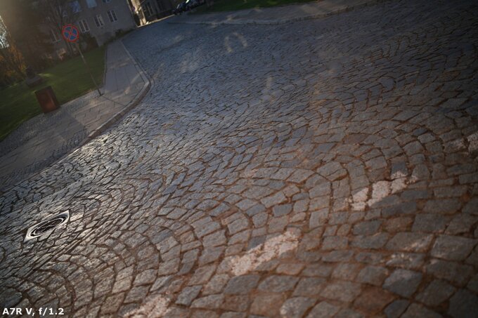 Viltrox AF 35 mm f/1.2 LAB - Odblaski