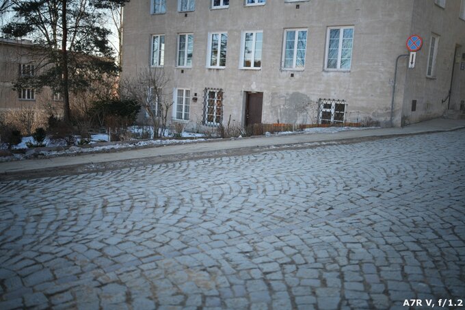 Sigma A 35 mm f/1.2 DG II - Odblaski