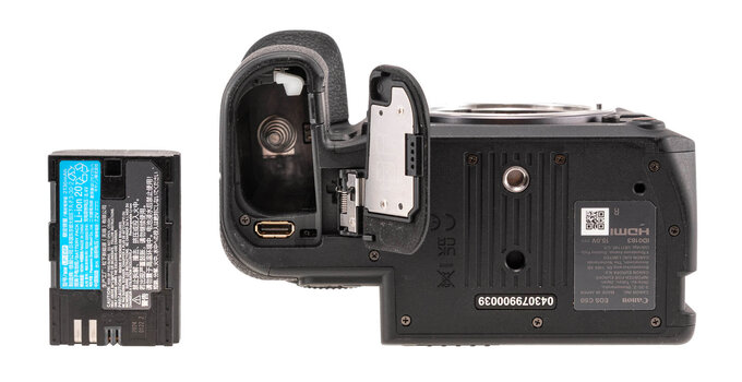 Canon EOS C50 - test kamery - Budowa i ergonomia