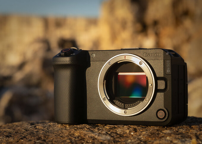 Canon EOS R6 V i Canon RF 20-50 mm f/4L IS USM PZ