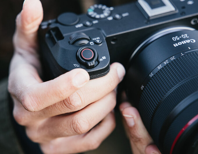Canon EOS R6 V i Canon RF 20-50 mm f/4L IS USM PZ