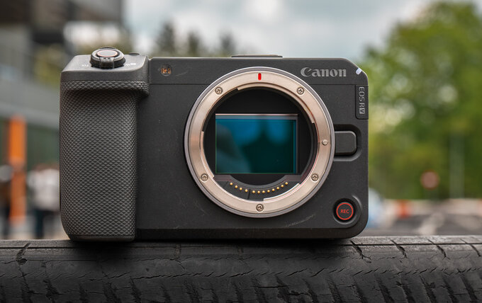 Canon EOS R6 V i RF 20-50 mm f/4 w naszych r�kach - Canon EOS R6 V i Canon RF 20-50 mm f/4L IS USM PZ w naszych r�kach