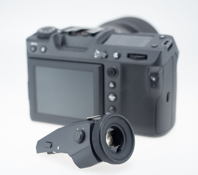 Fujifilm GFX 100 II - Budowa, jakość wykonania i funkcjonalność Fujifilm GFX 100 II - Budowa, jakość wykonania i funkcjonalność