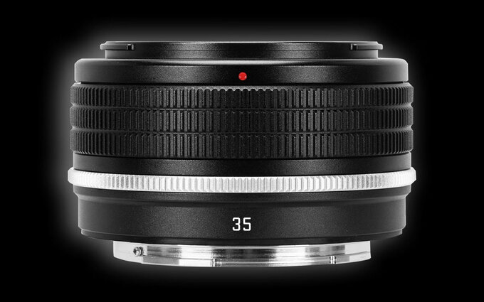 SG-Image AF 35 mm f/2.2 Classical Edition