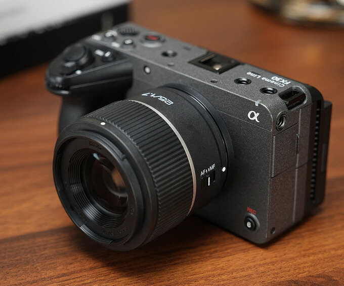 Meike AF 25 mm f/1.7 Air Meike AF 25 mm f/1.7 Air