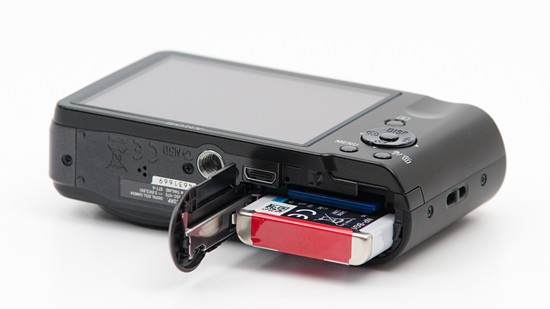 Kompakt pod choink 2011 - Sony Cyber-shot DSC-H70