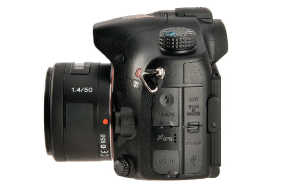 Sony Alpha SLT-A77 - Budowa, jakość wykonania i funkcjonalność Sony Alpha SLT-A77 - Budowa, jakość wykonania i funkcjonalność