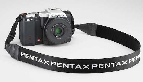 Pentax K-01 i obiektyw smc PENTAX-DA 40 mm f/2.8 XS