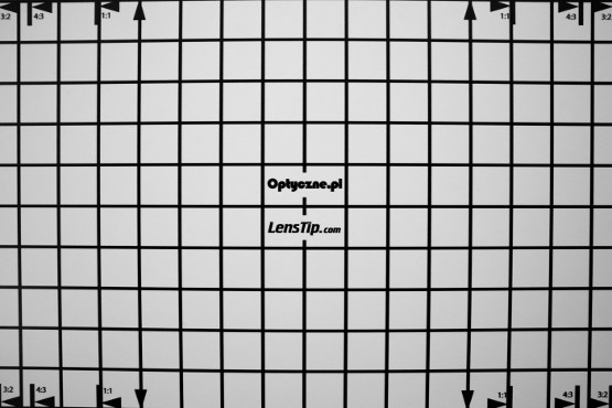 Carl Zeiss Distagon T* 25 mm f/2.0 ZE/ZF.2 - Dystorsja