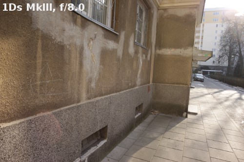 Carl Zeiss Distagon T* 25 mm f/2.0 ZE/ZF.2 - Odblaski