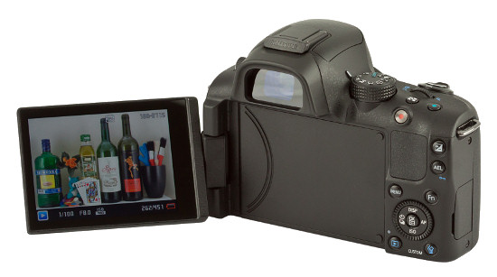 Samsung NX20 - Budowa, jakość wykonania i funkcjonalność Samsung NX20 - Budowa, jakość wykonania i funkcjonalność
