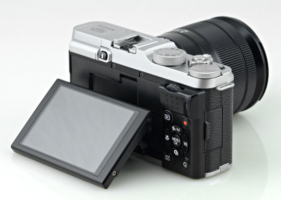 Fujifilm X-M1 - Budowa, jako wykonania i funkcjonalno