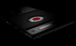 RED Hydrogen One - smartfon z holograficznym ekranem