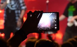 Obr�bka zdj��, za kt�r� stoi sztuczna inteligencja