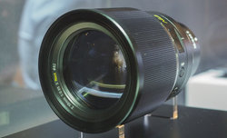 Nikon Z Noct 58 mm f/0.95 S zza szyby