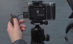 Wyzwalacz migawki i hub do �adowania akumulator�w - nowe akcesoria od Hasselblad