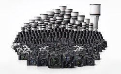 Canon chwali si� pozycj� lidera na rynku aparat�w z wymienn� optyk�